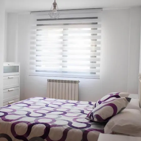 El Llano I, Parada En El Destino Apartament *