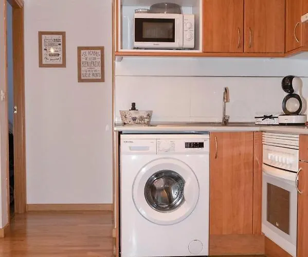 Lägenhet El Llano I, Parada En El Destino La Puebla De Alfinden