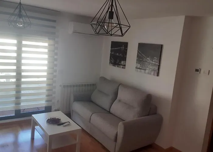 El Llano I, Parada En El Destino La Puebla De Alfinden